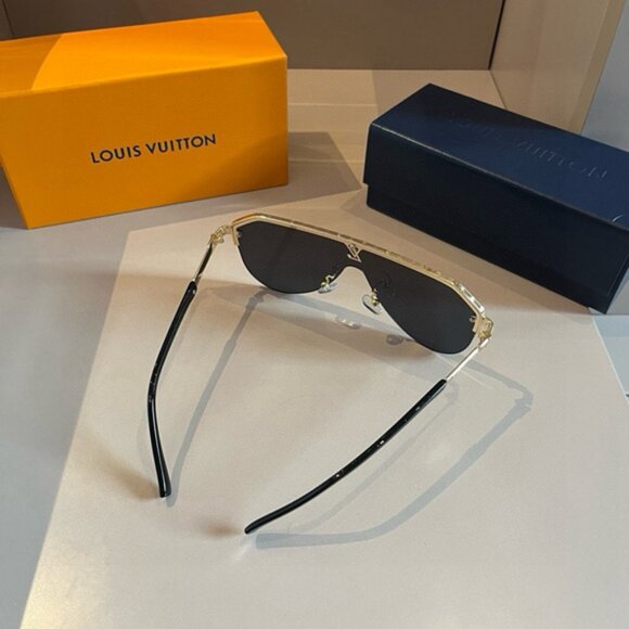 Louis Vuitton Gold Metal Frame Black Sunglasses - Picture 7 of 7